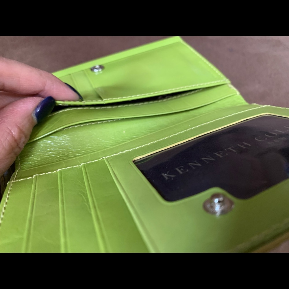 Kenneth Cole Wallet - Picture 4 of 7